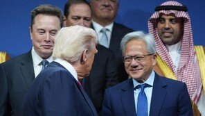 트럼프 “해외엔 안 판다”던 최신 AI칩… UAE-사우디 기업에 7만개 수출 허가
