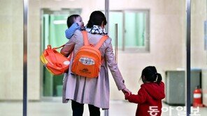 워킹맘 늘었다… 기혼여성 고용률 64% 역대 최고