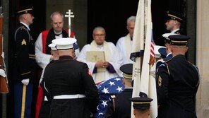 체니 前부통령 장례식에 트럼프·밴스 불참…부시-바이든 등 참석