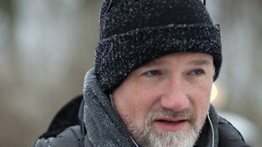 “할리우드판 ‘오징어 게임’에 핀처 감독 참여”