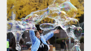 주말 아침 쌀쌀·낮 온화, 일교차 15도…동해안 건조특보 ‘화재 조심’