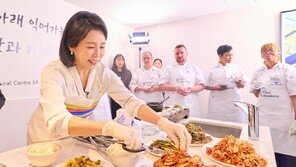 K푸드 전도사 된 김혜경 여사