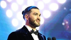 ‘투수 4관왕’ 한화 폰세, 이변없이 MVP 등극…KT 안현민, 신인왕 영예