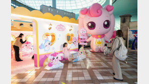 티니핑과 함께 ‘찰칵’