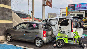 제주 우도서 60대가 몰던 승합차 돌진…3명 숨지고 10명 부상