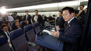 “이 좁은 공간에서…대단히 미안합니다” 李대통령 기자단에 사과 왜?