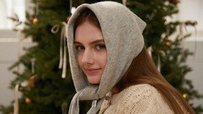 동유럽풍 스카프 ‘바부슈카’ 겨울 아이템으로 뜬다