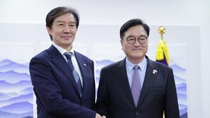 우원식 의장 만난 조국 “지방선거때 원포인트 개헌을”