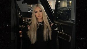 미국 가수 델라로사, LA서 괴한 총격으로 사망