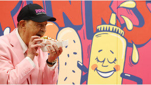 “86년 역사, 핫도그 맛보세요”