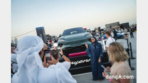 포르쉐 두 세대 ‘카이엔’ 나란히… 헤리티지-하이테크 조우