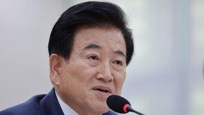 “美 결재 기다리는 관료적 사고”… 정동영, 국제세미나 발언 논란