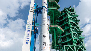 ‘K위성’ 실은 누리호, 첫 야간발사 준비 끝