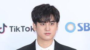 ‘아이콘 막내’ 정찬우, 26일 전역…김진환 이어 두번째