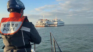 완도 해상서 여객선 기관 고장…승객 62명 무사 구조