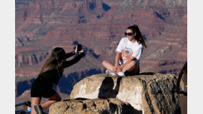 “외국인은 100달러 더 내야” 美그랜드캐니언 등 입장료 올려