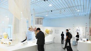 백자-노리개… 비행기 타기 전 ‘눈 호강’