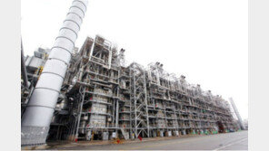 ‘석화 110만 t 감축’ 구조조정 첫발… 여수-울산 산단이 관건