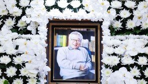 故 이순재, 후배들 배웅 속 영결·발인식…연기 경력 70년 대배우 영면