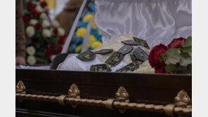 우크라전 50대 한국인 교전중 사망 확인…현지서 장례식