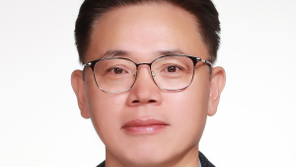 LG화학, 새 CEO 김동춘 사장 선임… 신학철 부회장 용퇴