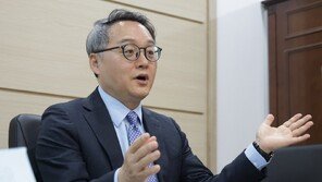 “론스타 먹튀, 연극 팸플릿처럼 인물 캐릭터 설명해 주효”[데스크가 만난 사람]