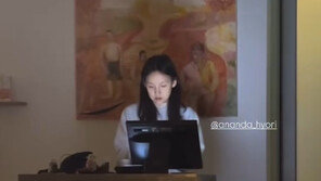 이효리 비 와도 요가 열중…“오늘도 나마스떼”