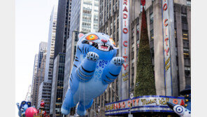 케데헌 ‘더피’ 뉴욕에 떴다…추수감사절 퍼레이드 시선 집중