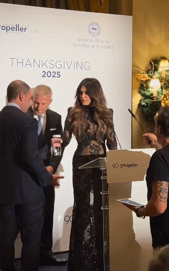 외교무대서 시스루 패션…트럼프 장남 前약혼녀 눈총