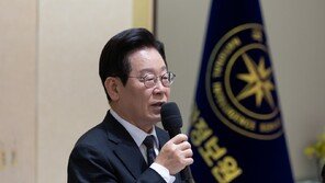 李 “국정원 역량 악용되는 경우 있어 서글퍼”