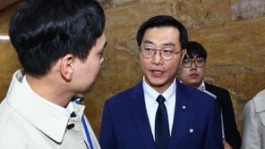 [단독]경찰, 장경태 ‘성추행 의혹’ 당시 영상 확보… 張 “사실과 전혀 달라”