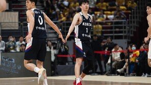 ‘이현중 33점’ 한국 농구, 만리장성 넘었다…월드컵 예선 첫 승