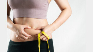 복부 비만인데, 흡연까지?…“허리, 더 빨리 망가집니다”