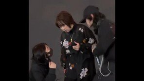 日가수, 상하이 공연중 퇴장당해… 日 내부 “모욕적 조치”