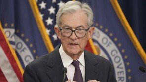 파월 연설서 금리인하 ‘힌트’ 줄까…美 PCE 발표도 주목[D’s 위클리 픽]