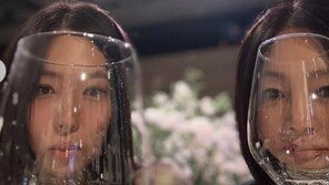 황신혜·이진이, 붕어빵 모녀…함은정 결혼식 빛낸 미모