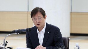 금감원장 “금융지주 회장 연임 욕구 과도…지배구조 건전성 염려”