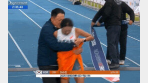 지도자의 손은 왜 의심을 샀을까?[유상건의 라커룸 안과 밖]