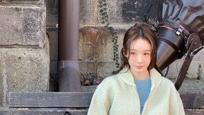 강민경, 막 찍어도 화보가 되는 일상…미모 또 열일