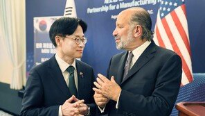 美상무 “한국 車관세 15%로 인하, 11월 1일자 소급 적용”