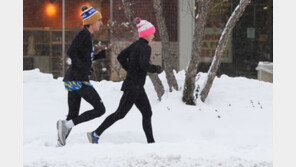 미국 중서부 많은 눈… 항공 300편 결항
