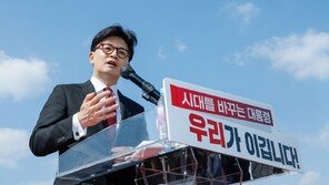 한동훈, 3일 계엄 해제 위해 들어갔던 국회 도서관 쪽문서 기자회견