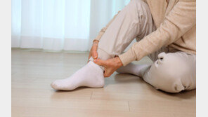 “아침에 첫발 디딜 때 찌릿”…족저근막염과 다른 ‘이것’