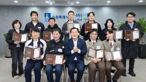 초등생 깔리자 車 ‘번쩍’ 들었다…11명의 ‘시민 영웅’