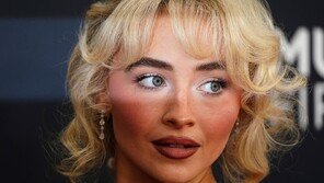 “사악하고 역겹다”…美팝가수, 백악관에 분노한 이유는?