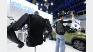 현대차, 웨어러블 로봇 ‘엑스블 숄더’ 시연