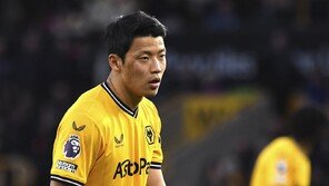 ‘황희찬 교체 출전’ 울버햄튼, 노팅엄에 0-1 패배…7연패 수렁