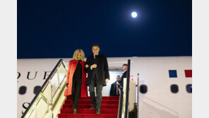 마크롱, 2박 3일 방중 일정 시작…4일 시진핑과 정상회담