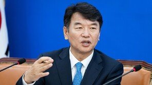 ‘인사청탁 문자’ 문진석 “입이 열개라도…부적절 처신 송구”