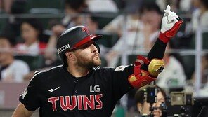 ‘4년째 동행’ LG 오스틴, 역대 9번째 외인 100홈런 도전